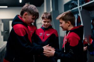 Social Ties in Sports Communities